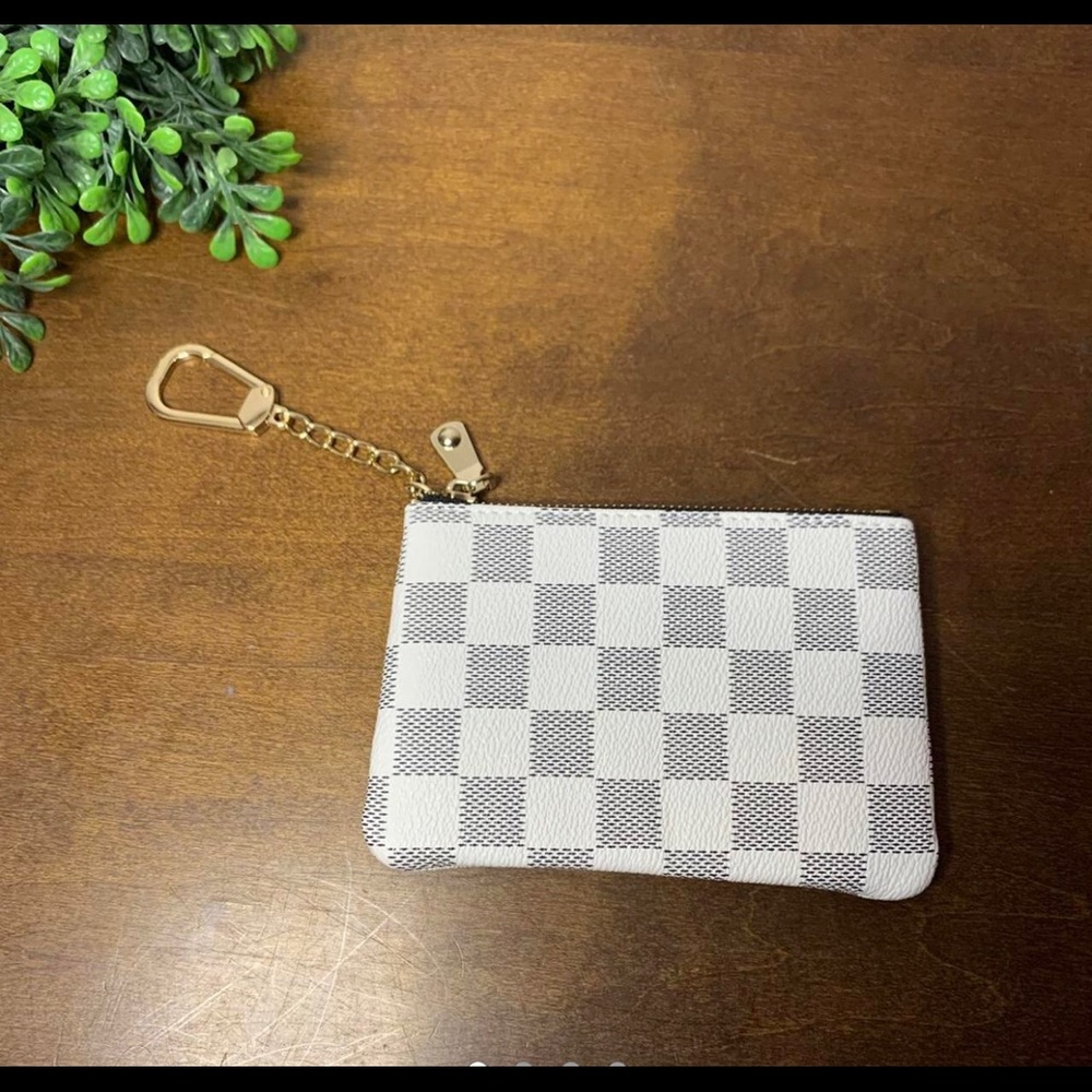 White checkered coin purse keychain mini wallet NEW 🔥🔥